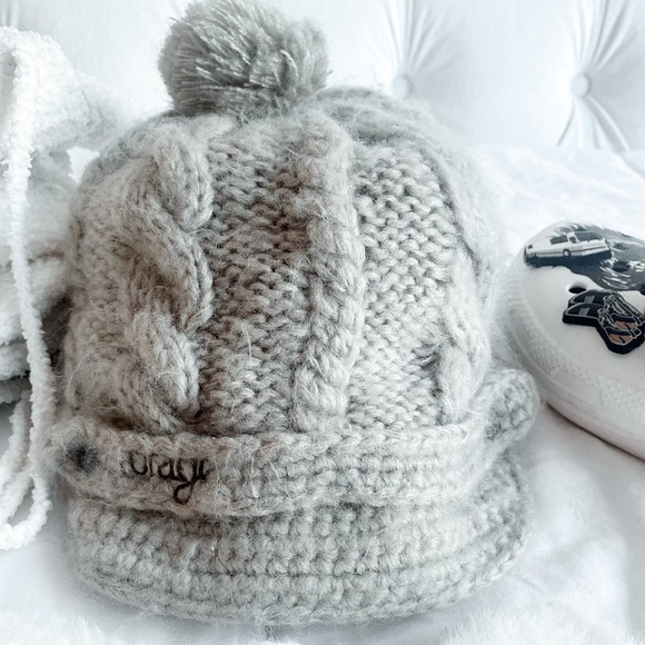 Orage acrylic knit Pom Pom hat - Picture 8 of 11